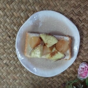 シナモン香る☆さつまいもとりんごジャムのトースト